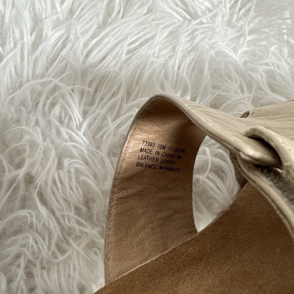 Clarks Artisan Collection Vintage Women’s Size 10 Beige Leather Strap Sandals - Picture 6 of 9